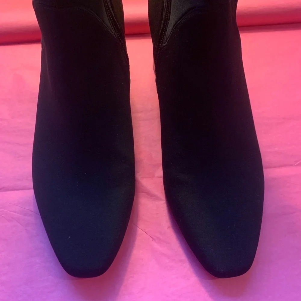 DONALD J. PLINER BOOTS STRETCH SOCK STYLE BLACK 8 1/2
